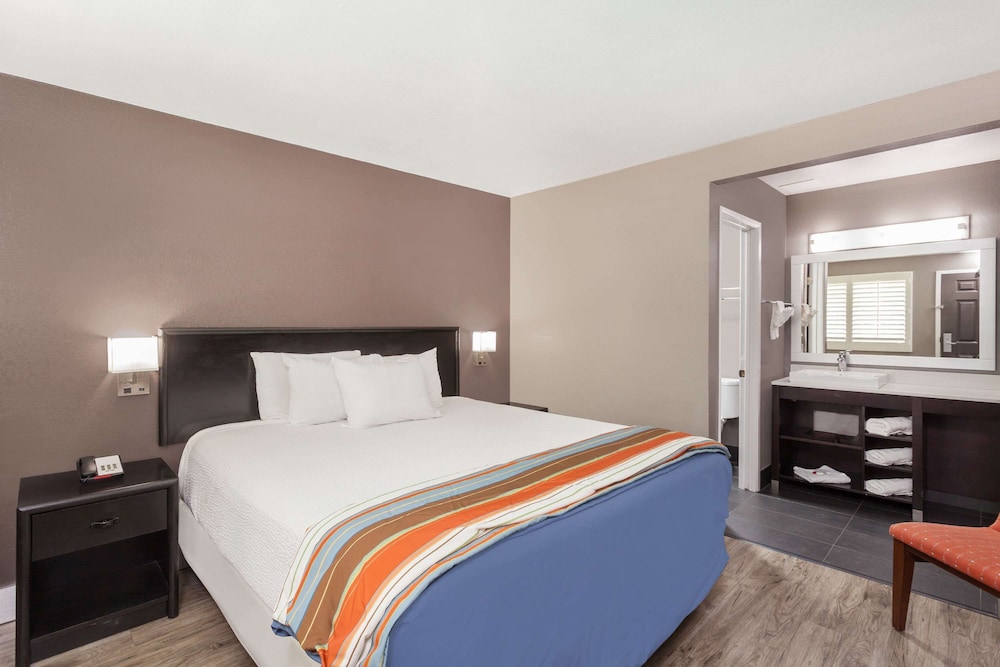 Studio6 Suites San Ysidro, CA – San Diego South Bay 12/51
