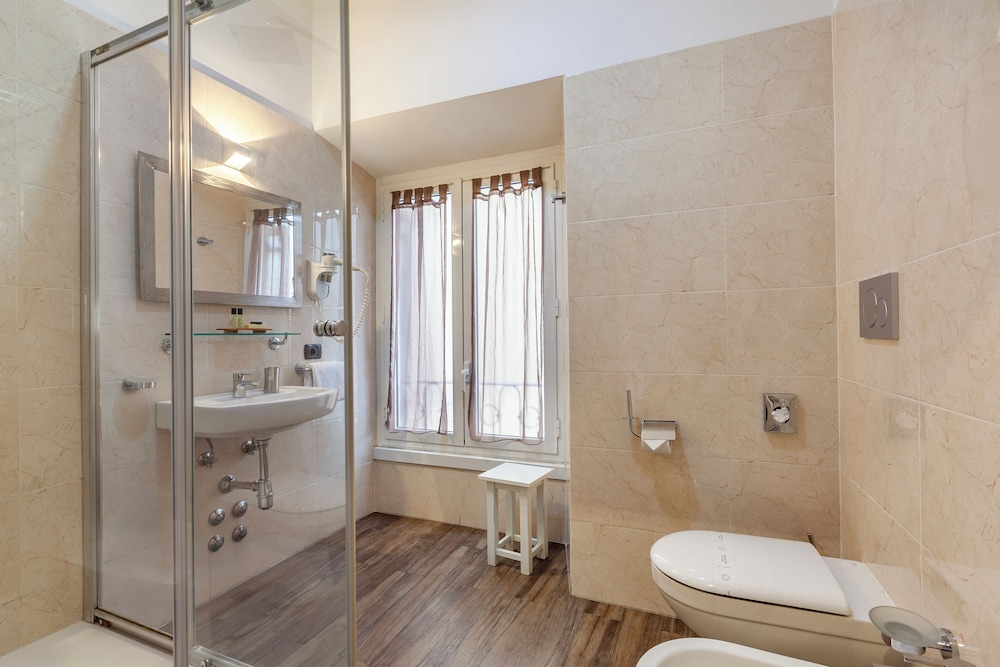 Inn Rome Rooms & Suites 48/50