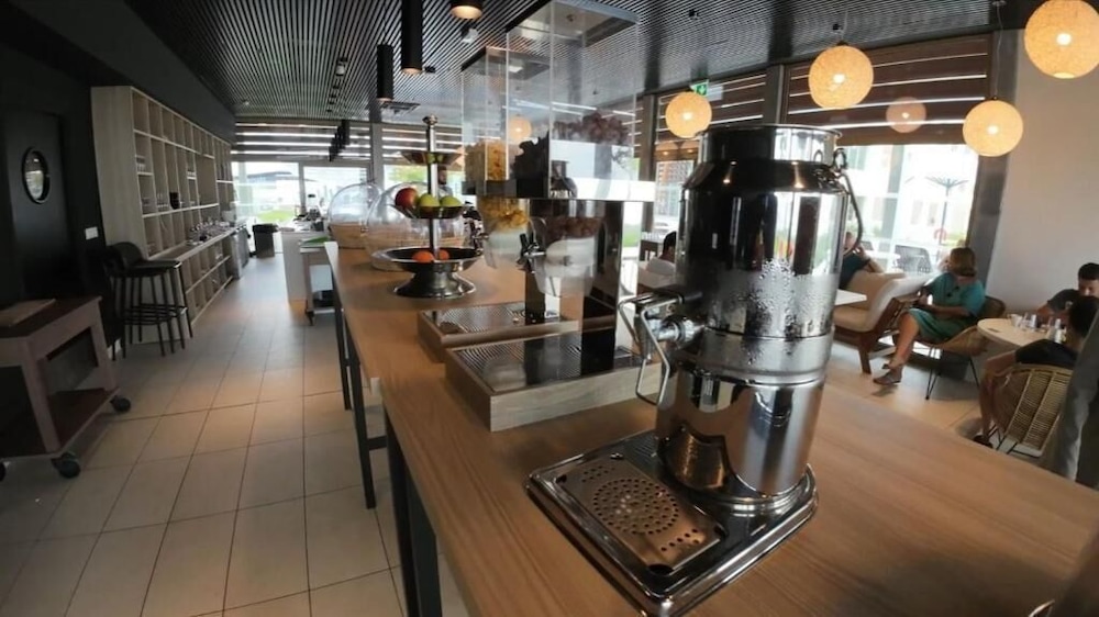 Ibis Styles Mayotte Aeroport 32/46