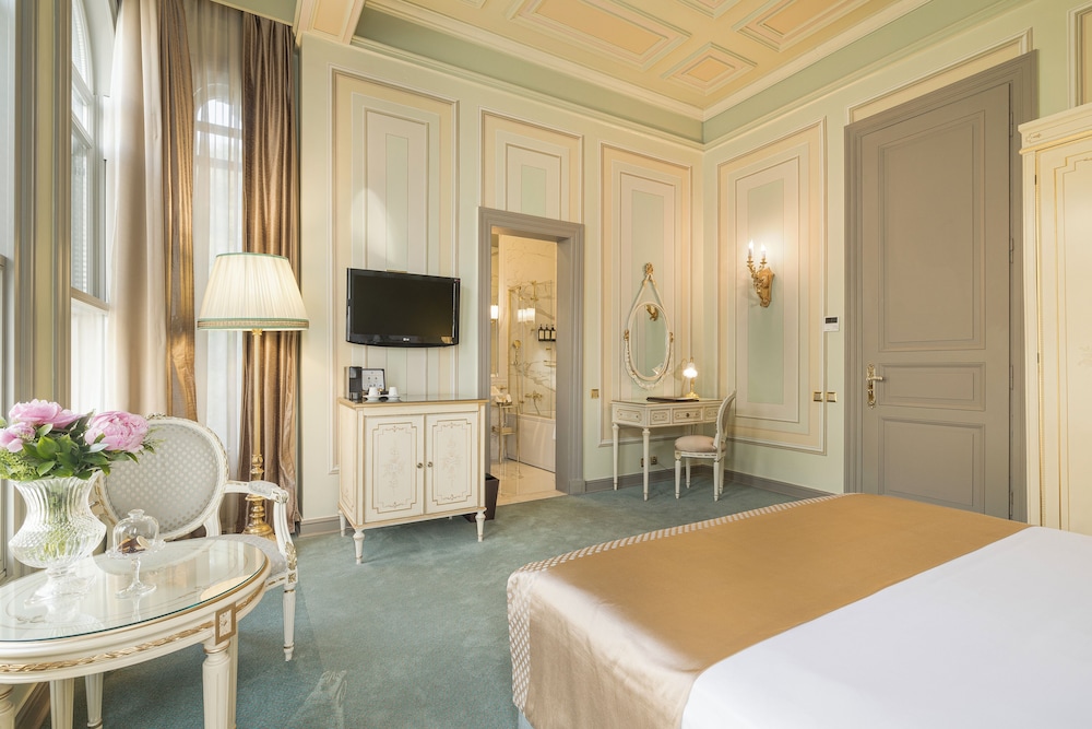 Bosphorus Palace Hotel Special Class 17/79