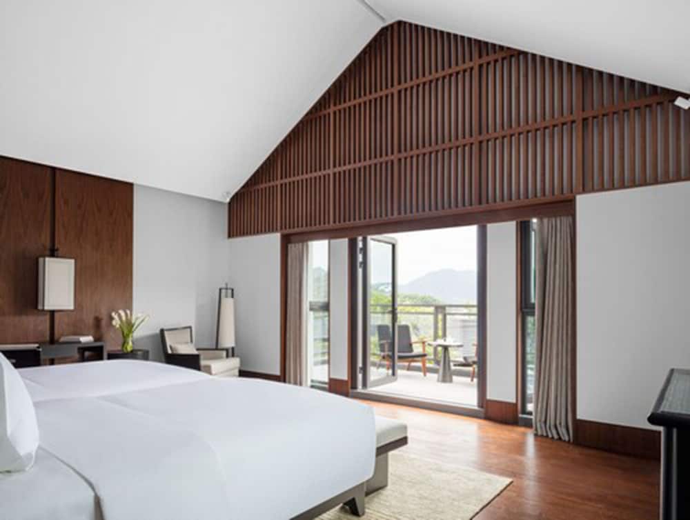 Cordis Dongqian Lake Ningbo 15/54