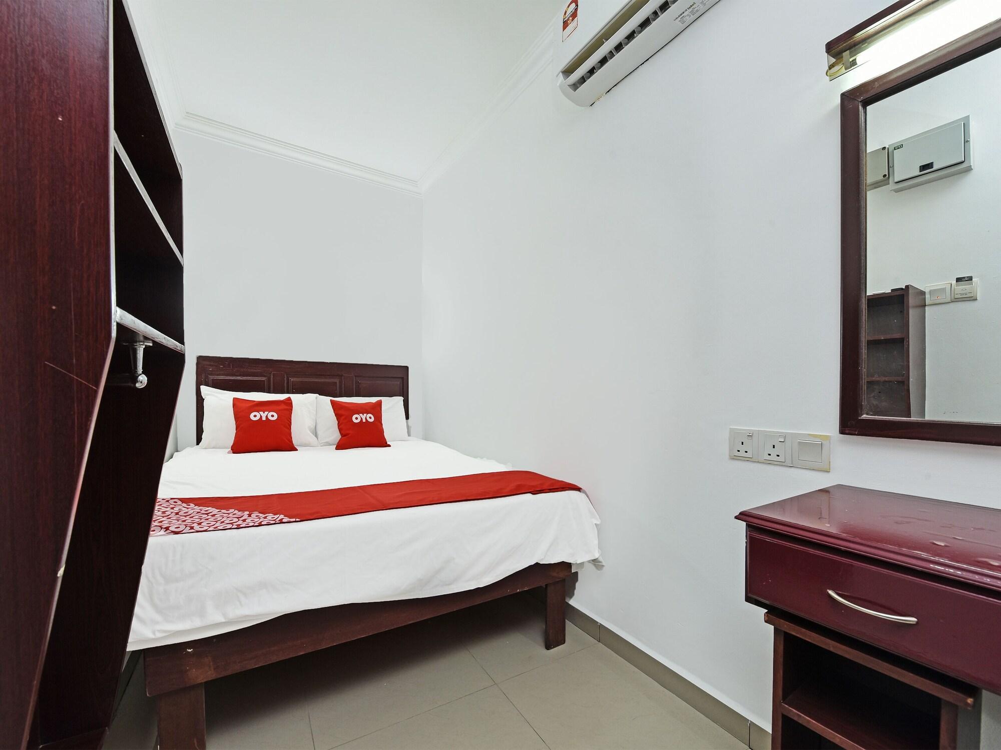 Super OYO 90572 J Hotel Masjid India 23/39