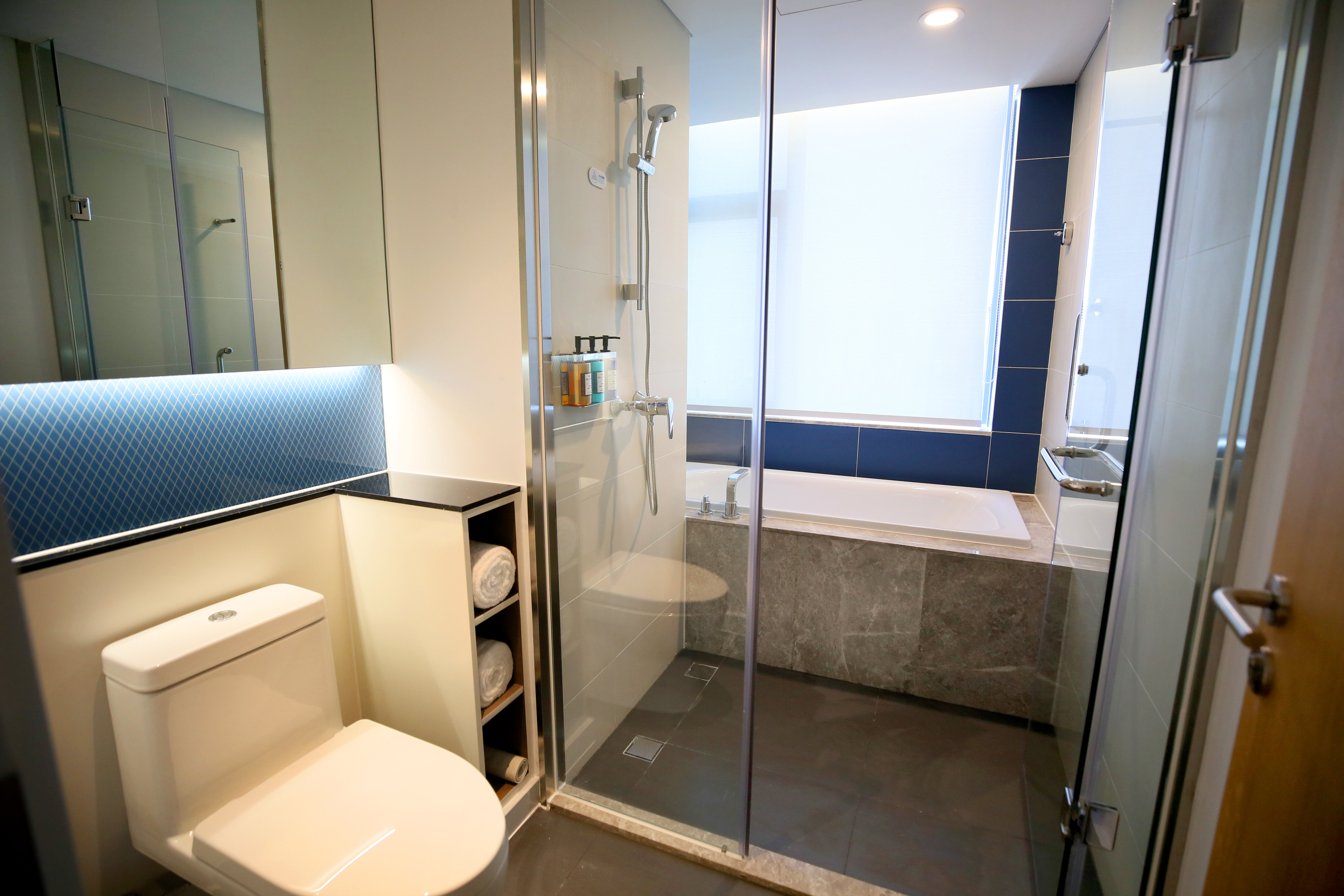 Holiday Inn Express Chengdu North Railway Station 67/68