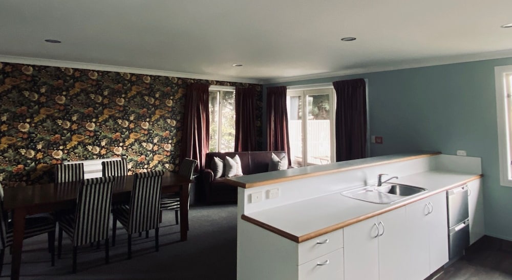 Dairy Private Luxury Hotel 41/81