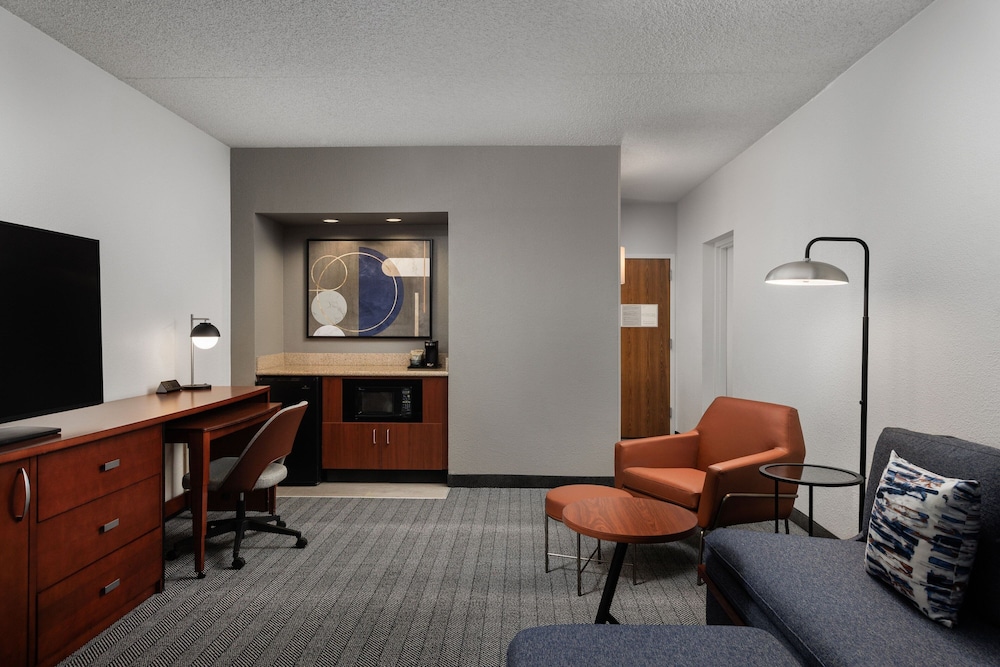 Courtyard by Marriott Denver Central Park 45/50