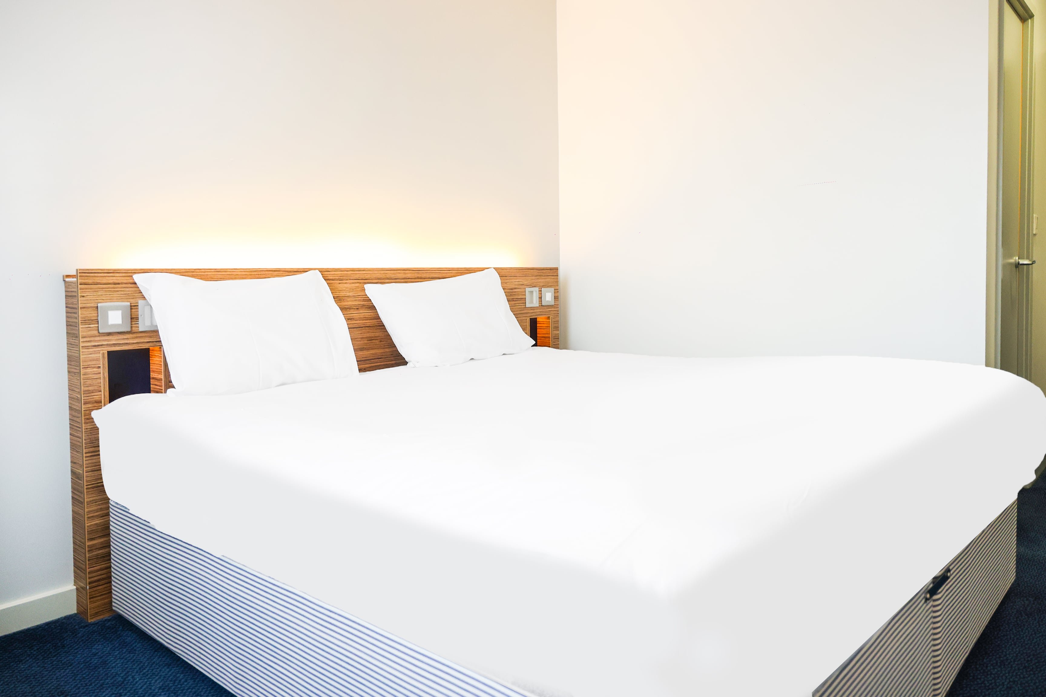 GO2 Lancaster Centre Hotel by OYO 9/45