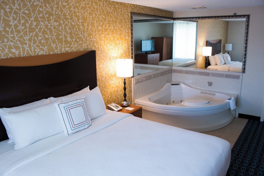Fairfield Inn Suites By Marriott Oakland Hayward 7/48