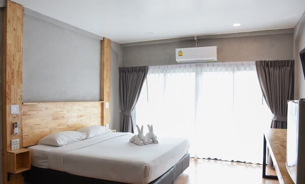 Basaya Beach Hotel And Resort 11/63