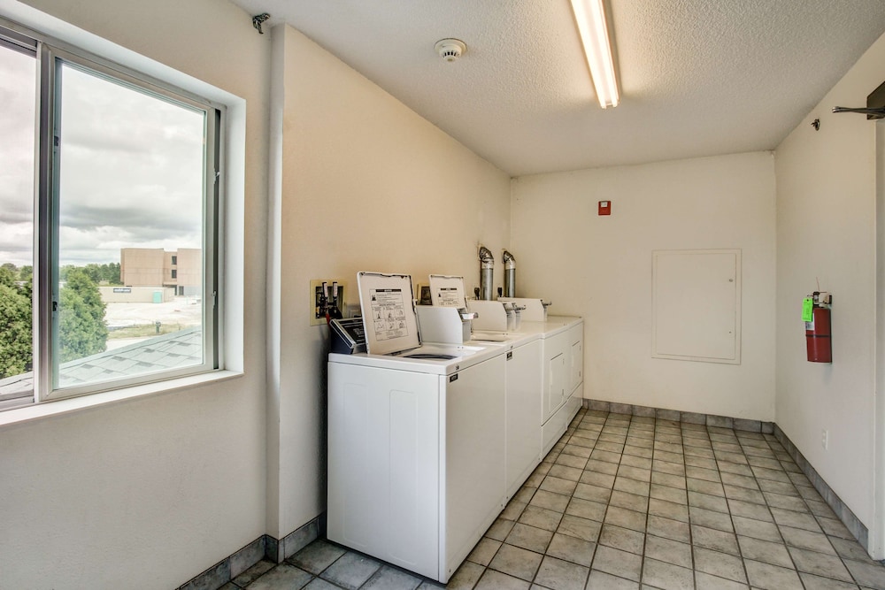 Motel6 Medina, OH - Cleveland 16/37