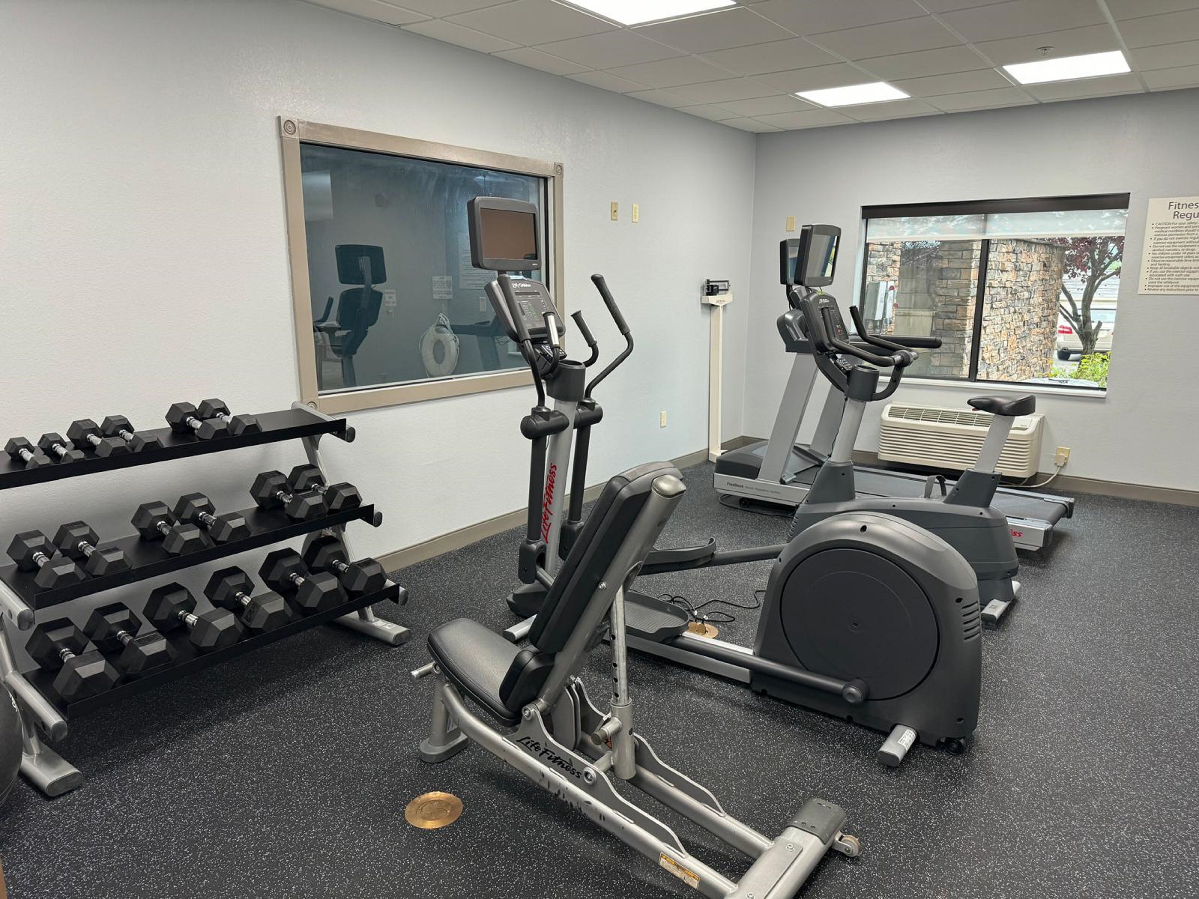 Holiday Inn Express Hotel & Suites Ripley 43/68