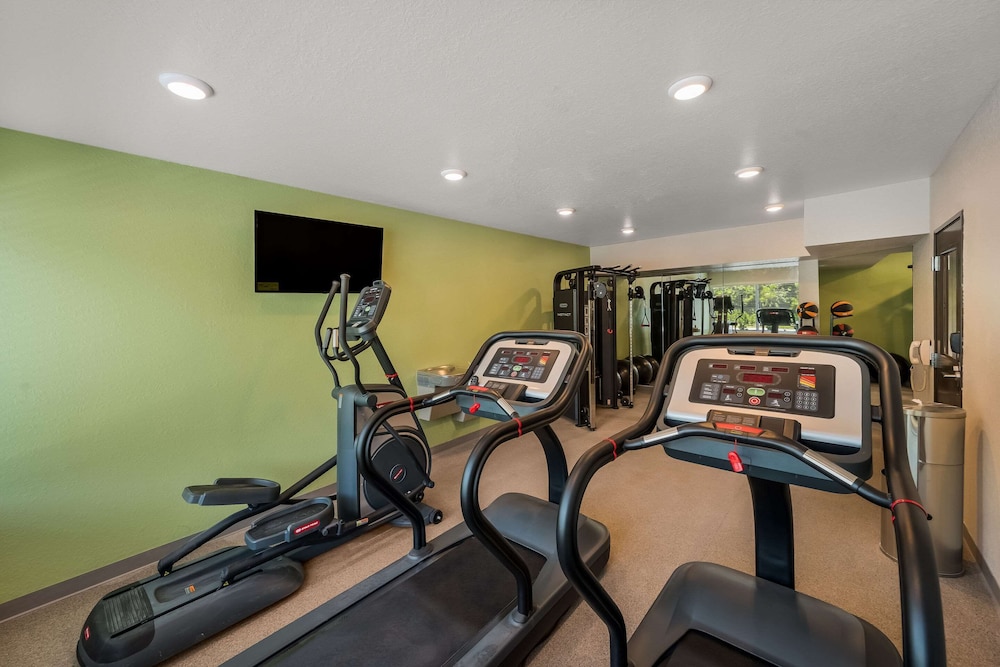 Woodspring Suites West Palm Beach 17/19