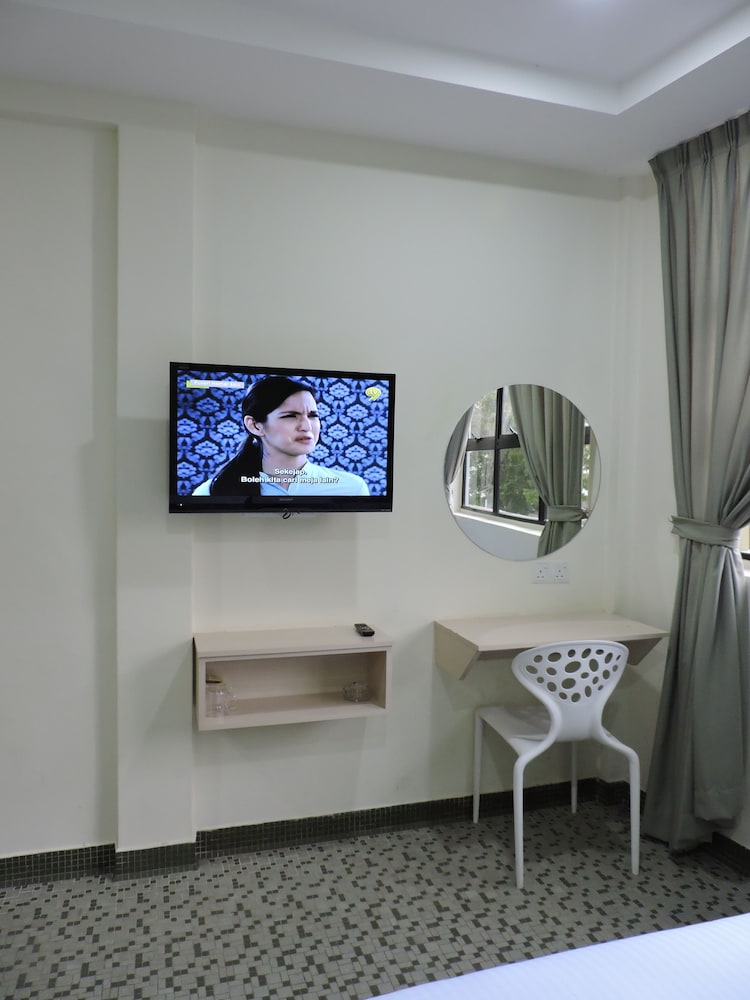 Merlin Hotel 25/38