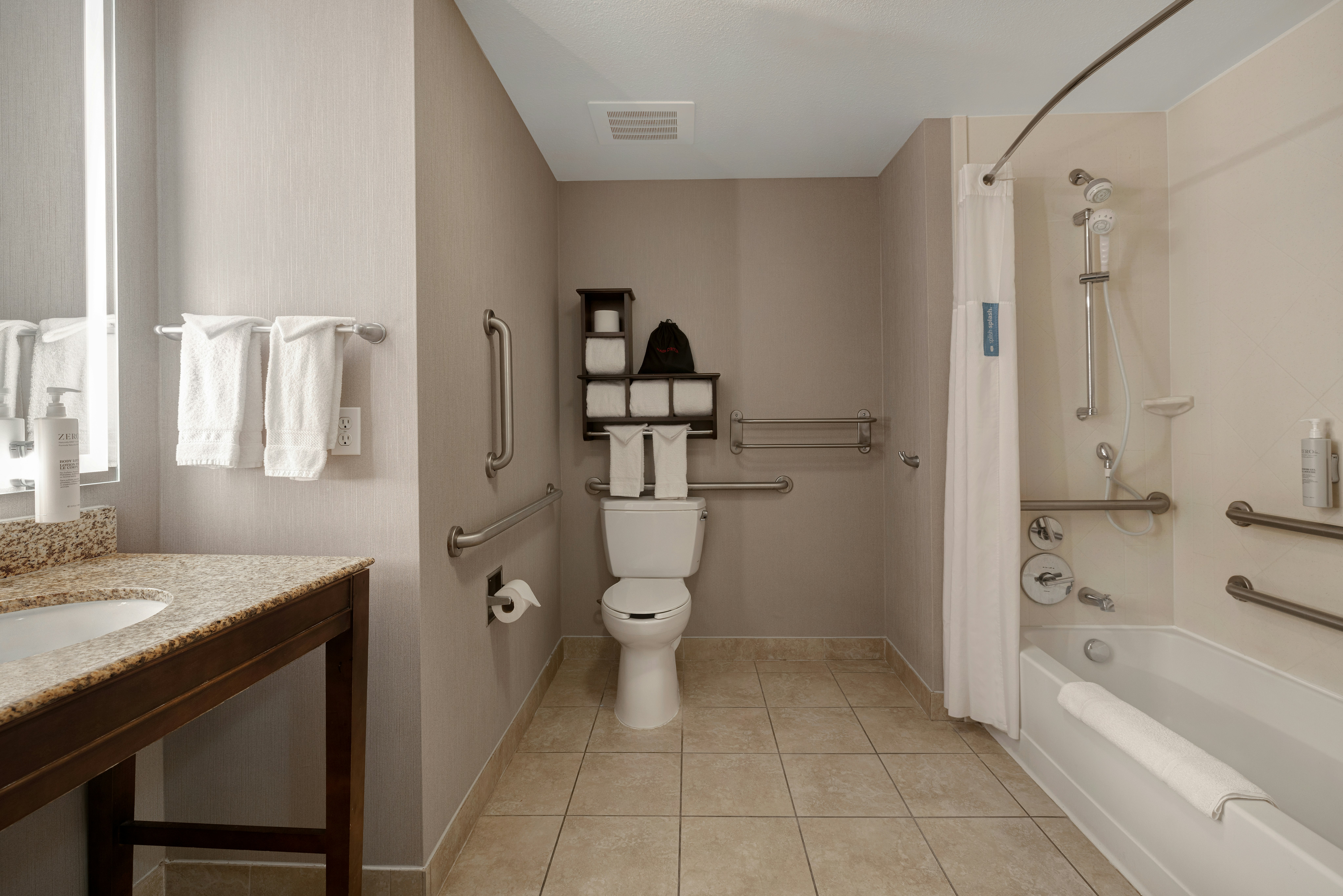 ROOM, 2 QUEEN BEDS, ACCESSIBLE