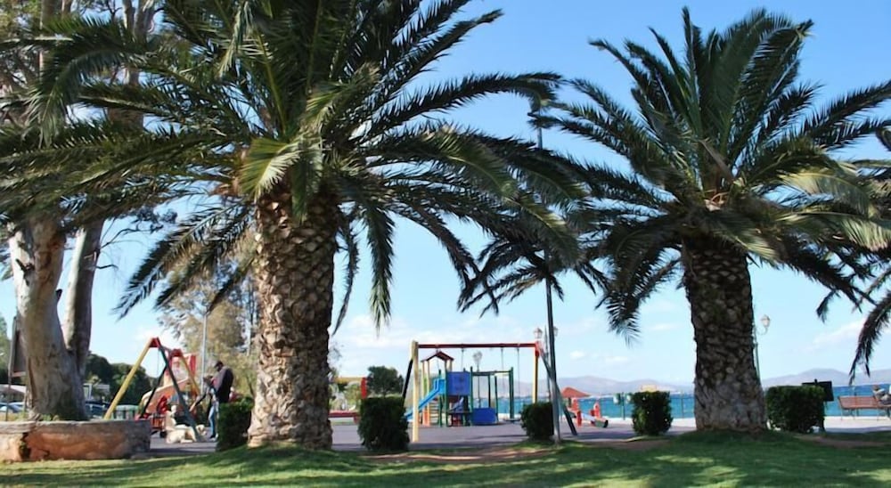 Thomas Beach Hotel 17/25