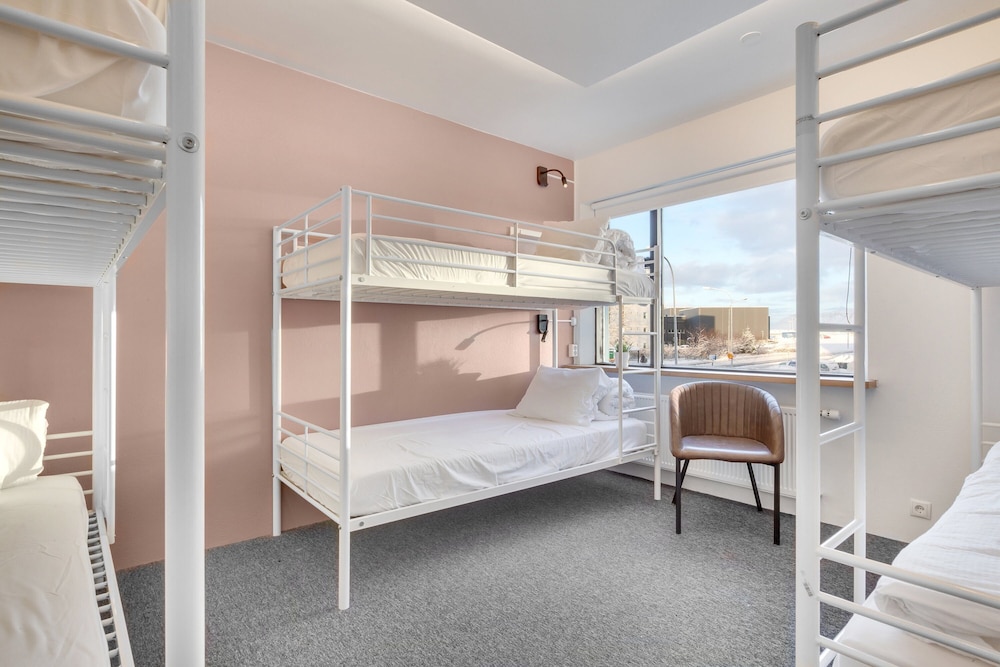FEMALE DORM, FEMALE ONLY, 6 BEDS