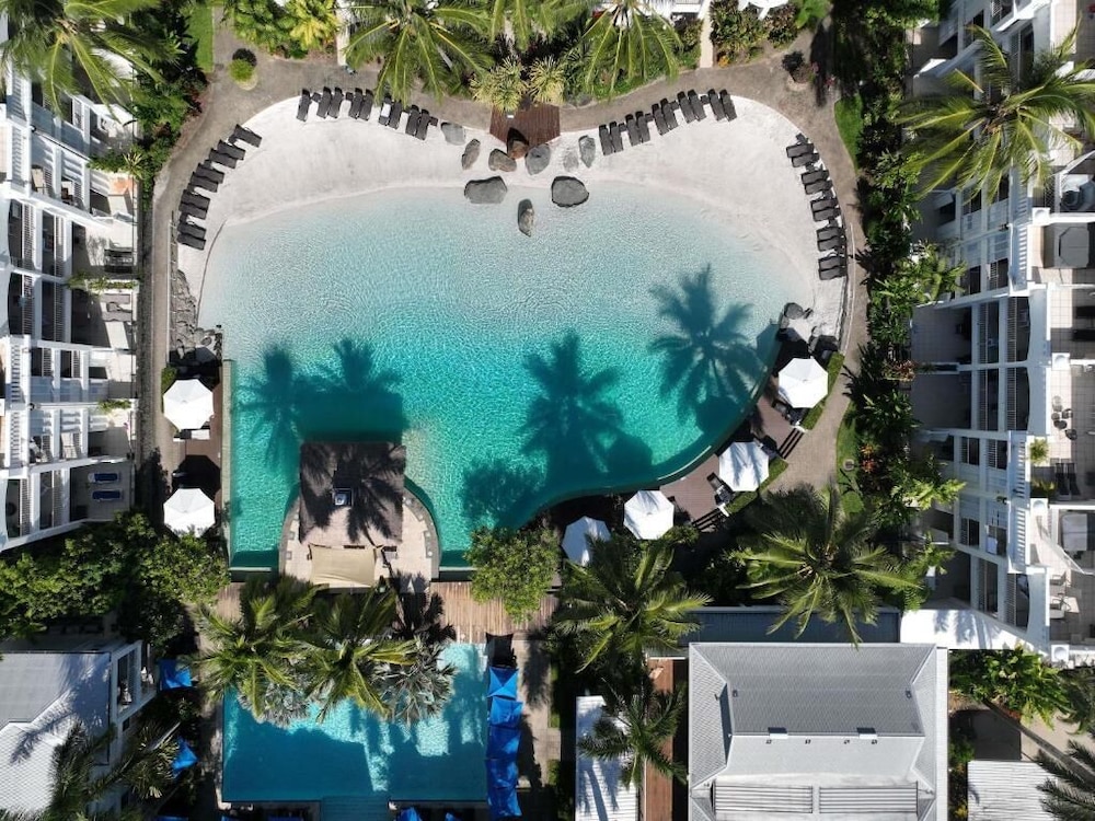 Peppers Beach Club & Spa Palm Cove 3/50