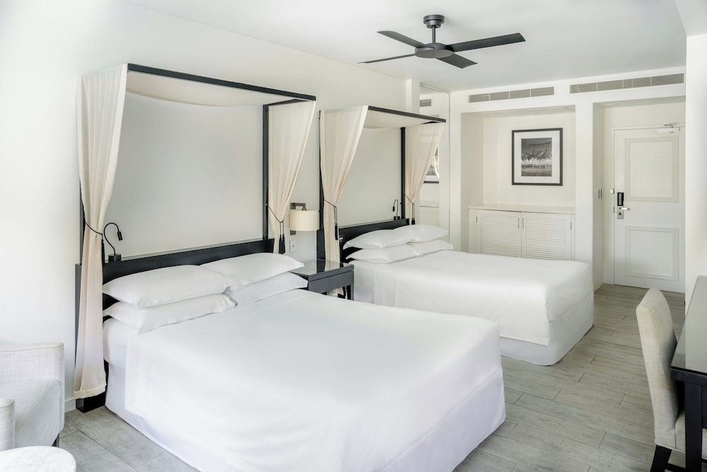 room, 2 double beds, pool access