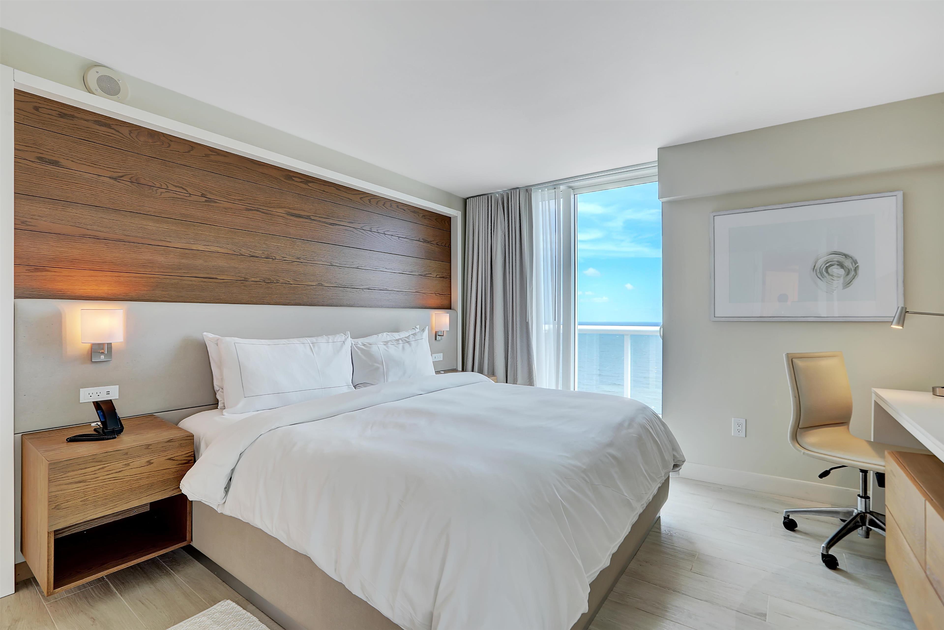 Suite, King Bed, Ocean Front
