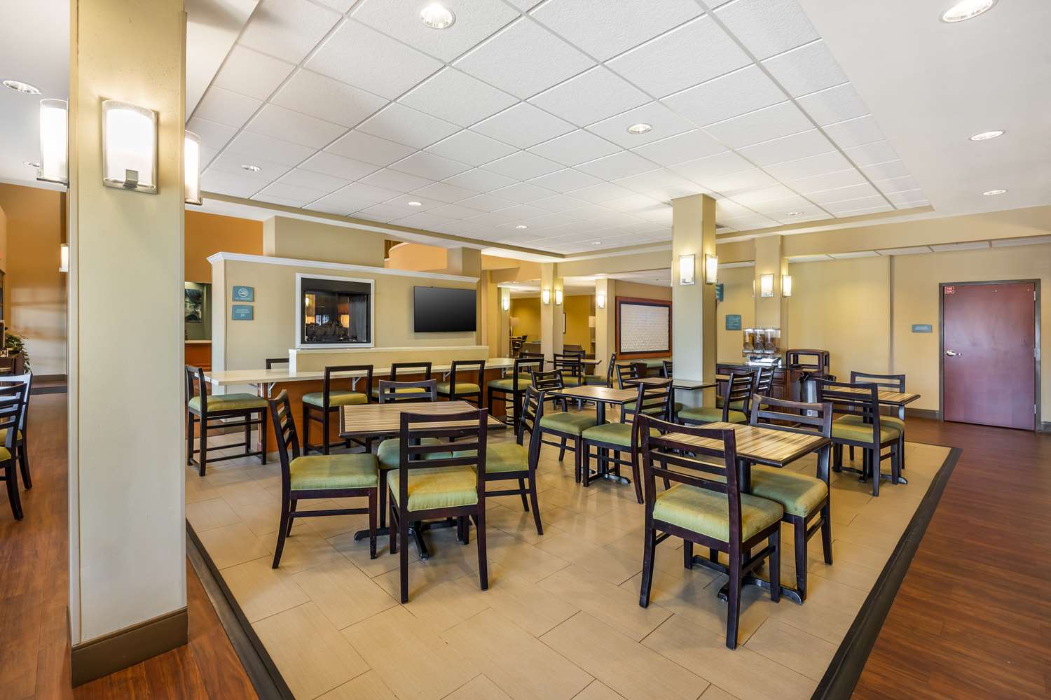 Best Western Plus Tuscumbia/Muscle Shoals Hotel & Suites 15/16