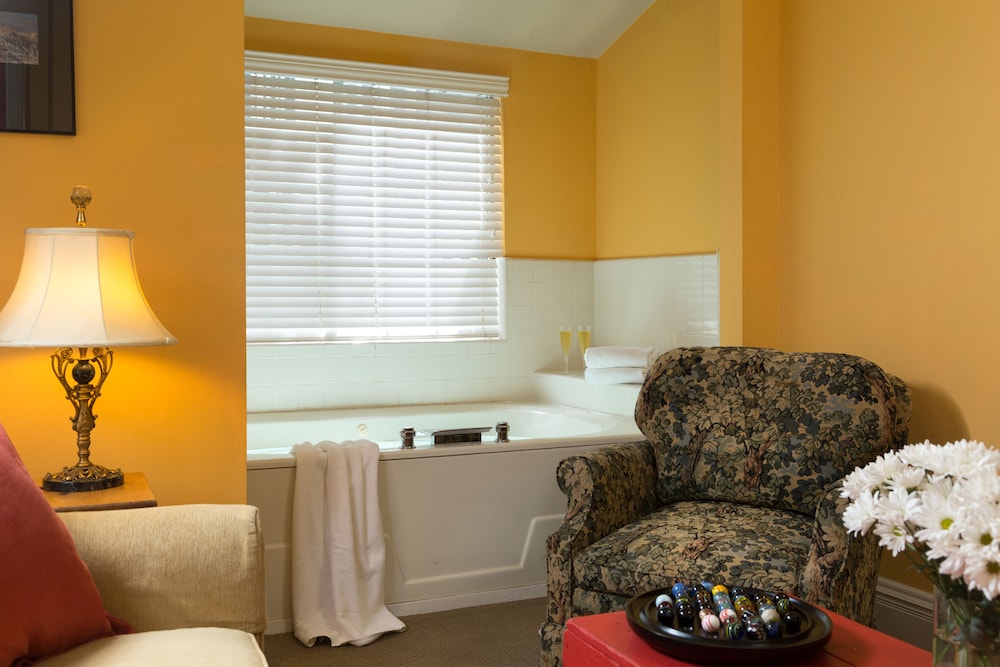 Inn at Occidental 23/50