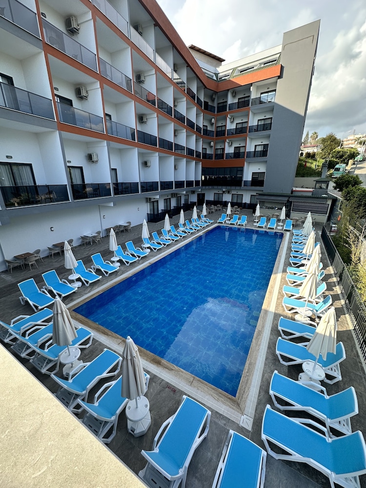 Side Golden Rock Hotel 16 plus Adults Only 5/36