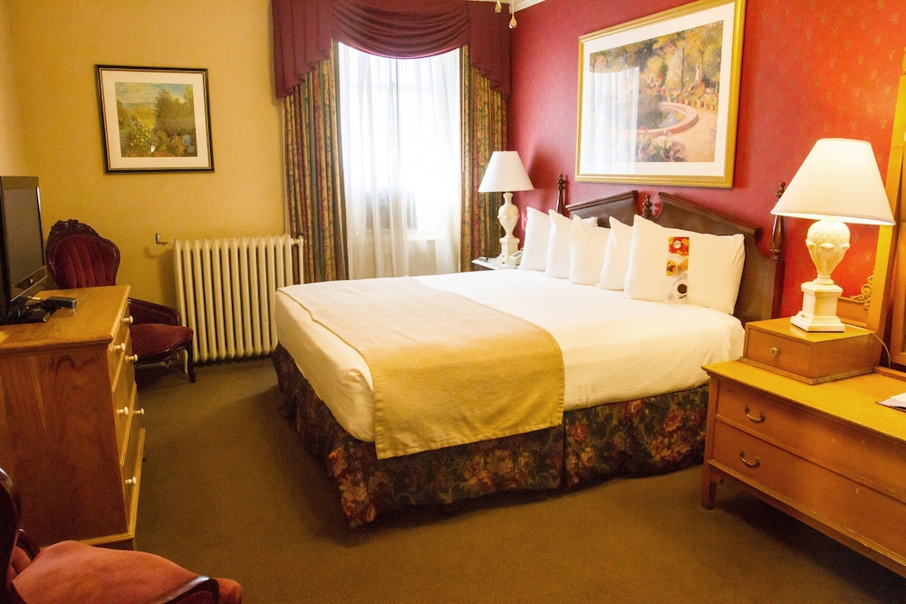 HOTEL COLORADO 16/72