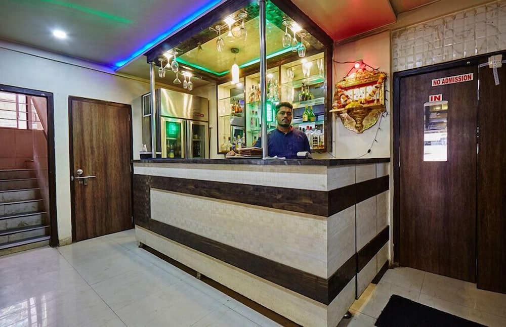 Hotel Galaxy's Vaibhav 7/40