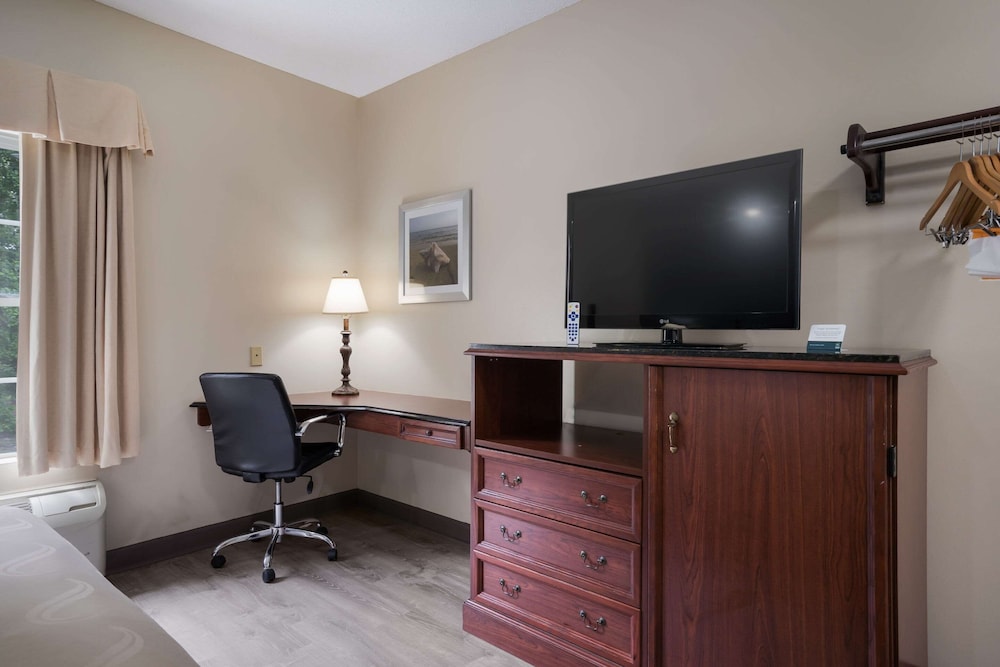 Quality Inn Wilmington NC 36/40