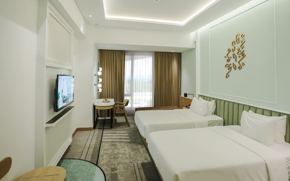 Luwansa Hotel and Convention Center 11/50