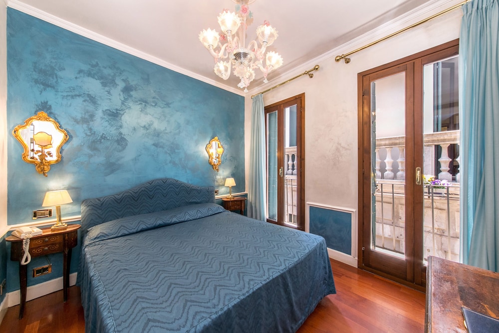 STANDARD, DOUBLE OR TWIN BED