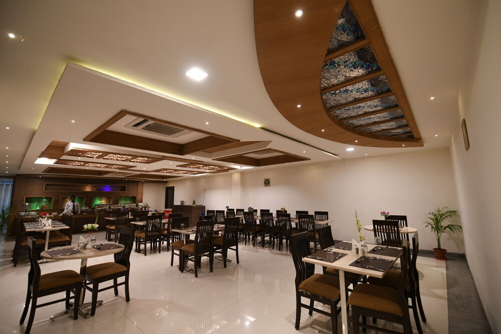 Hotel Jataka Inn 33/38
