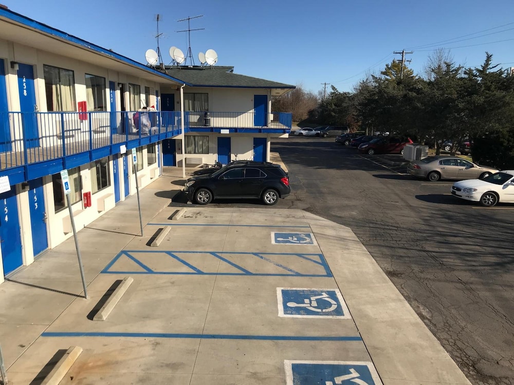 AMERICAS BEST VALUE INN 35/53