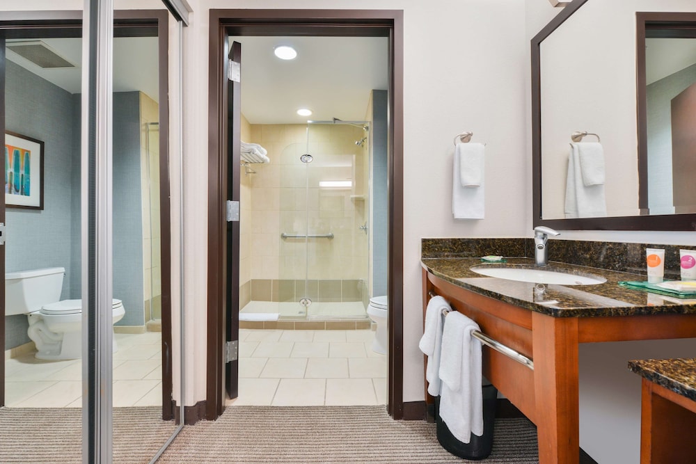 Hyatt Place Chesapeake/Greenbrier 12/63