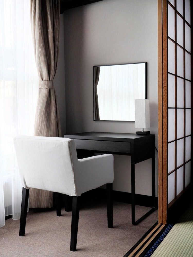 Tokiwa Hotel 32/34