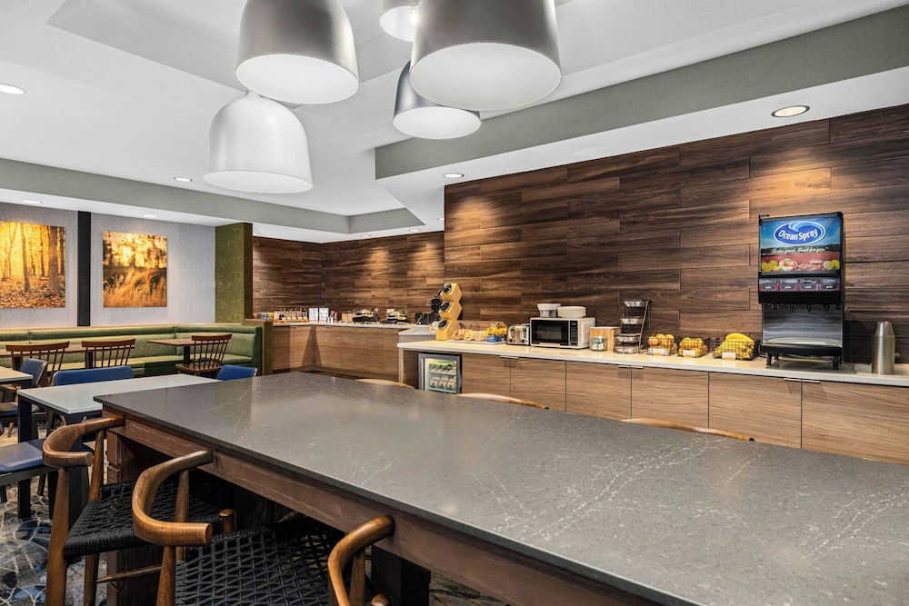 Fairfield Inn and Suites Billings 37/50