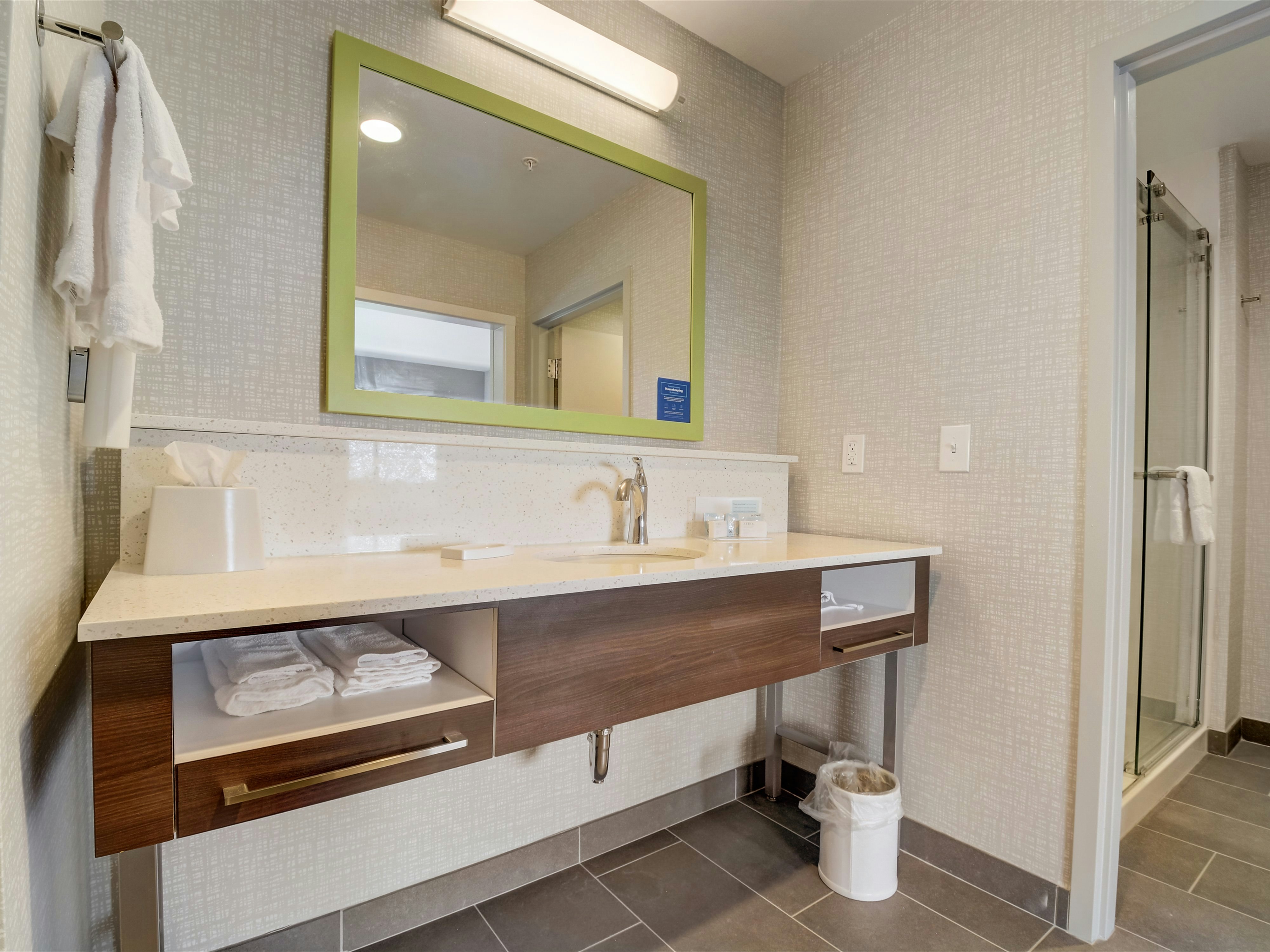 استوديو بسرير كينج لذوي الإعاقة، Hampton Inn and Suites Williamstown Ark Encounter 9/10