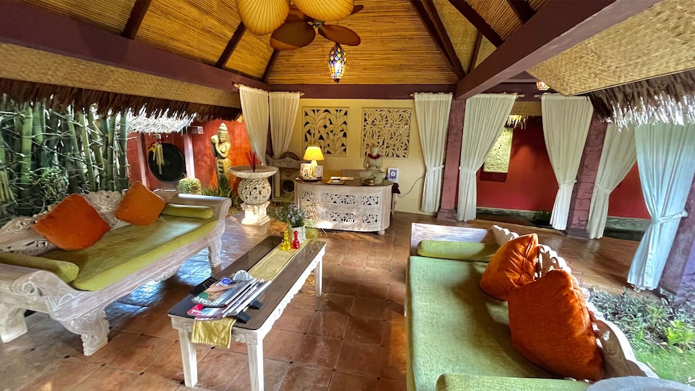 Coco Grove Beach Resort 33/50