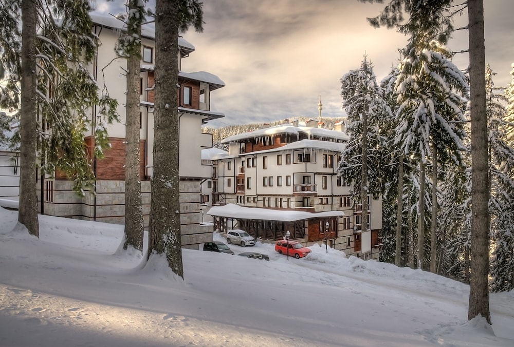 Green Life Family Apartments Pamporovo 58/62
