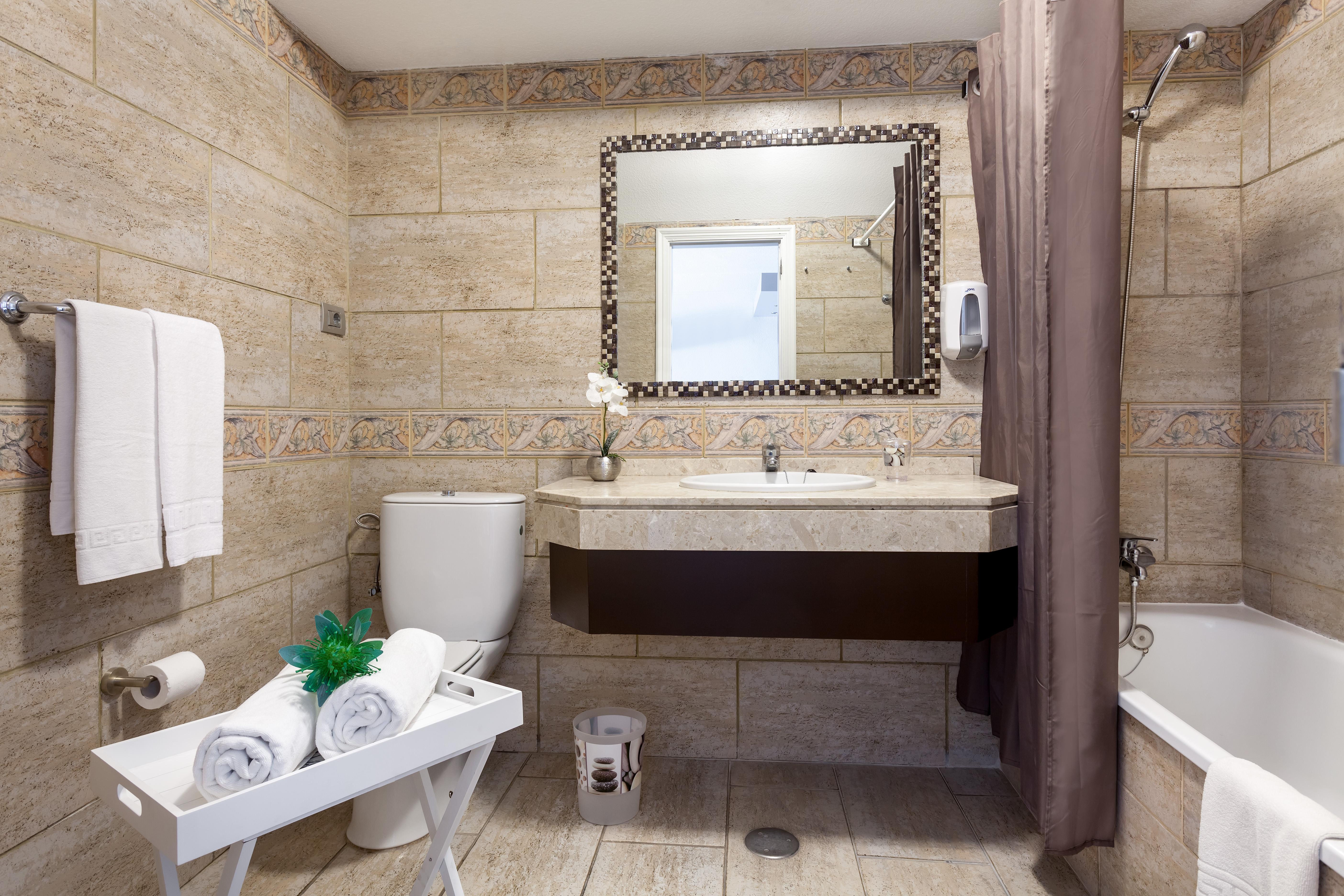 2 Bedrooms, Apartment, Sea View, Balcony or Terrace