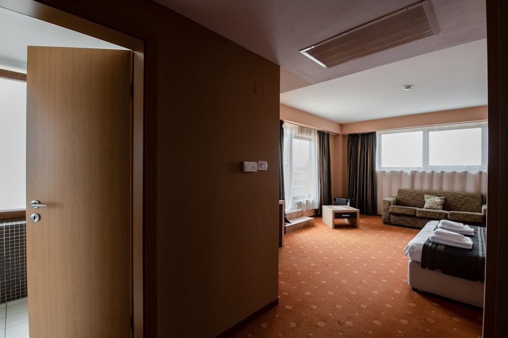 Oxford Inns Suites 19/45