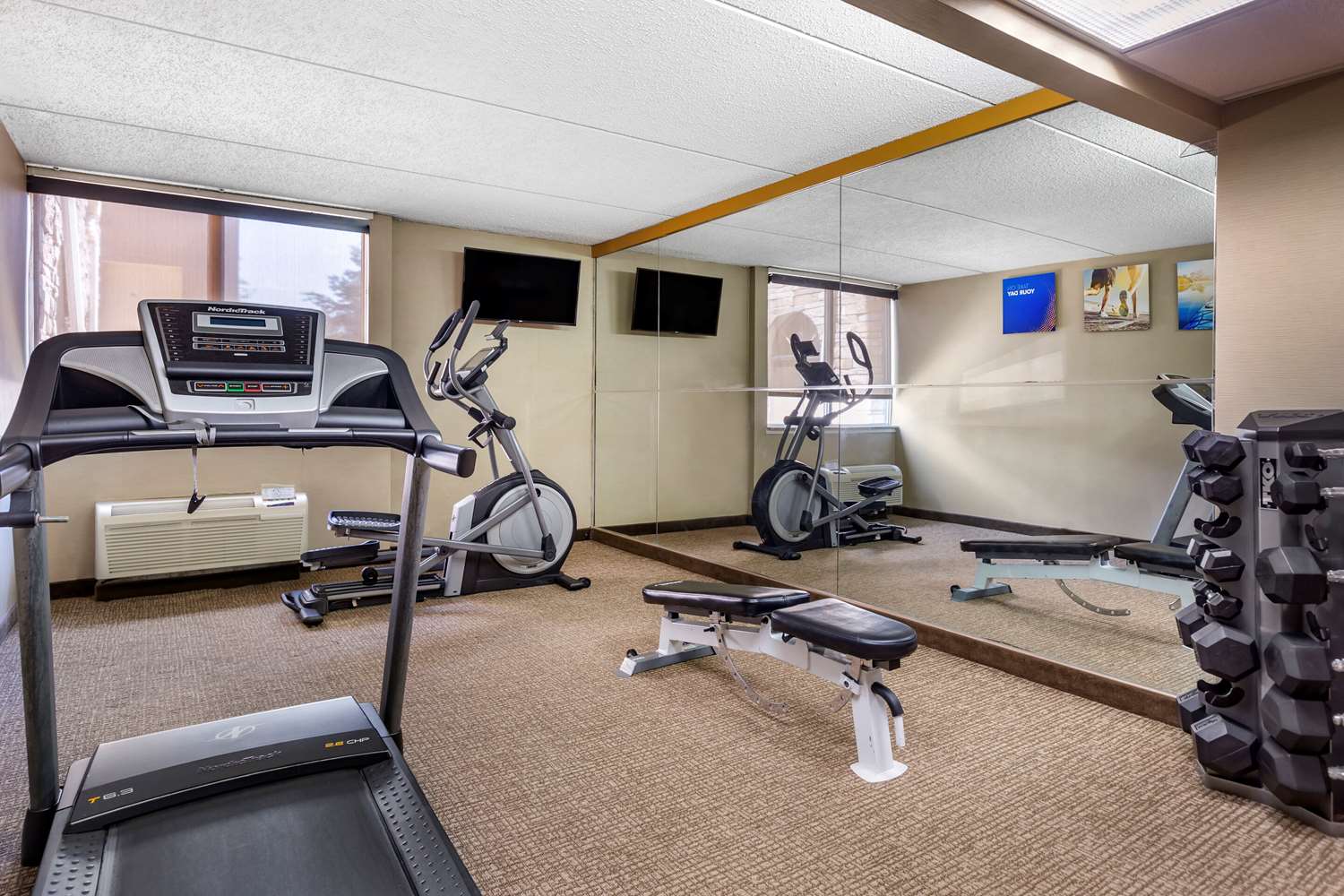 Comfort Inn Edison - New Brunswick 14/25