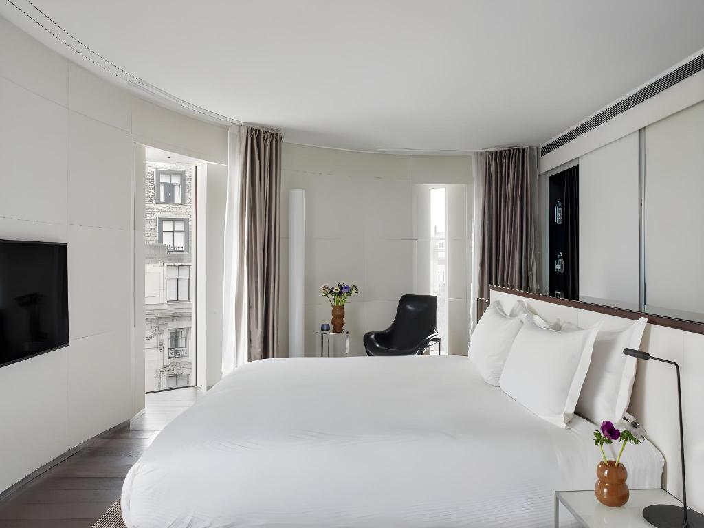 2 Bedrooms, Beyond Me, Suite, 2 King Beds, Panoramic City View