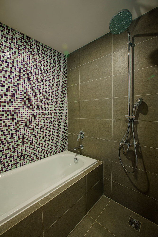 Republic Plaza Apartment 36/38