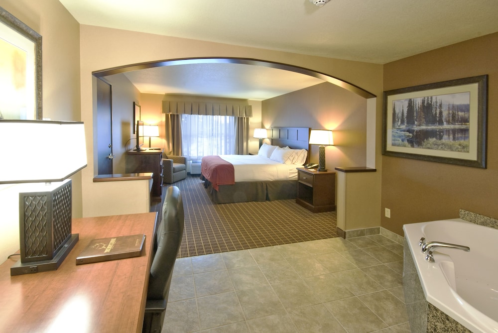 The Evergreen Hotel 24/54