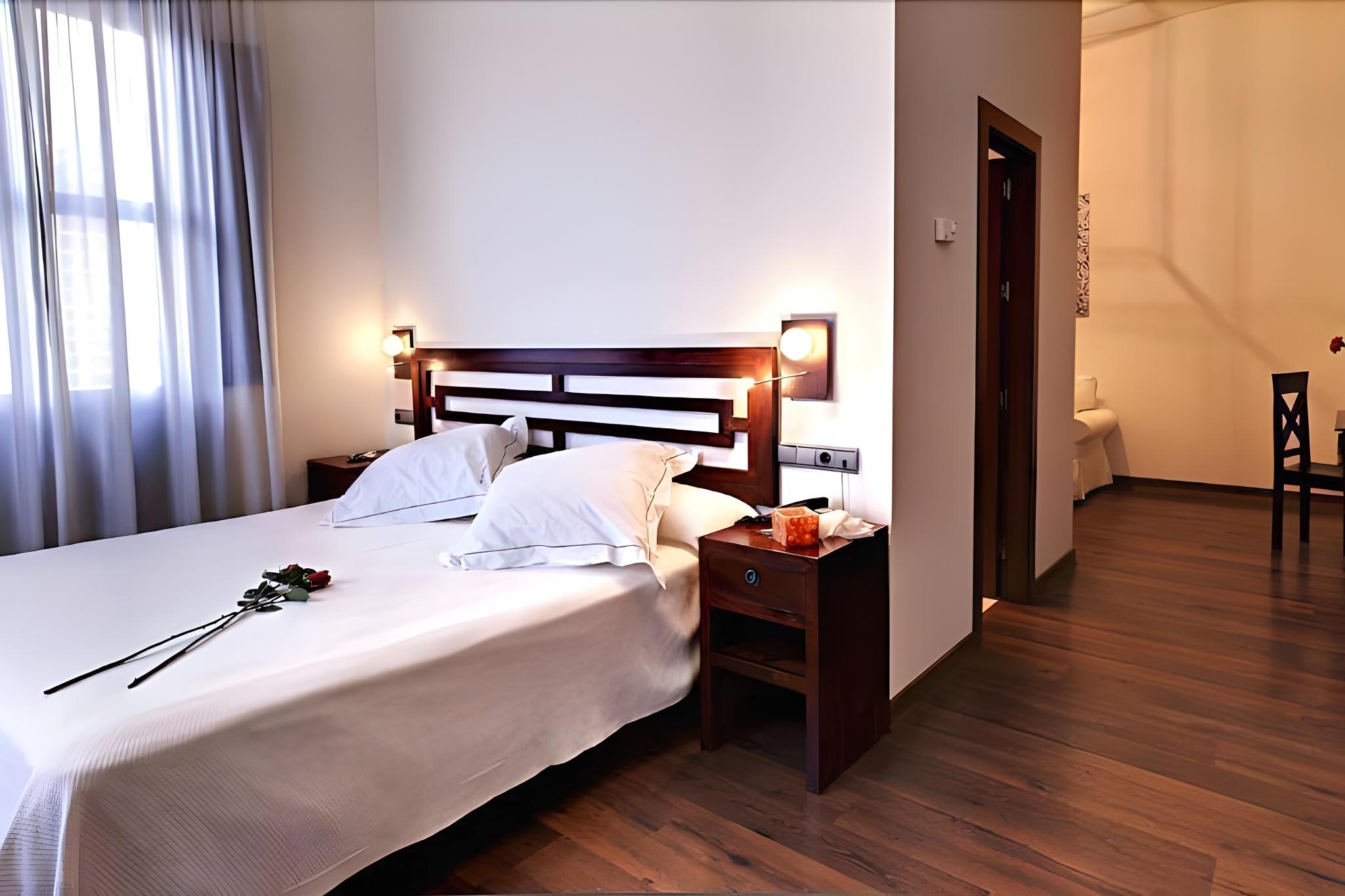 Room, Double Bed
