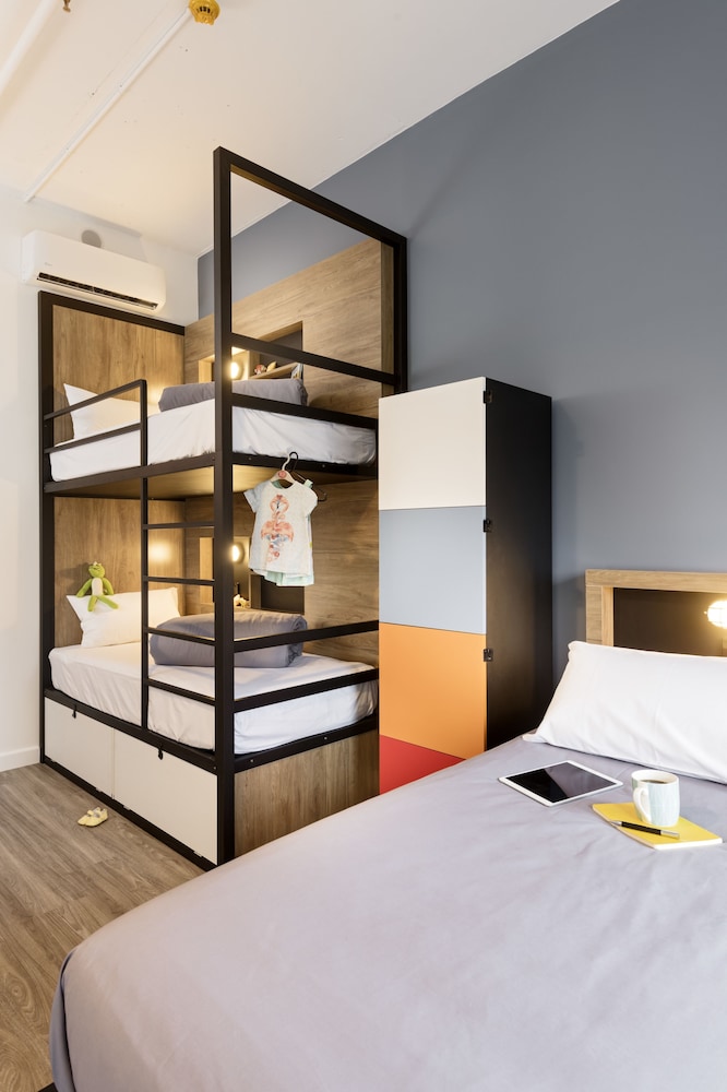 Hostel G 22/40