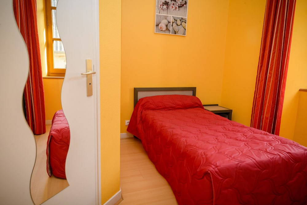 HOSTELLERIE DES LAURIERS 4/30