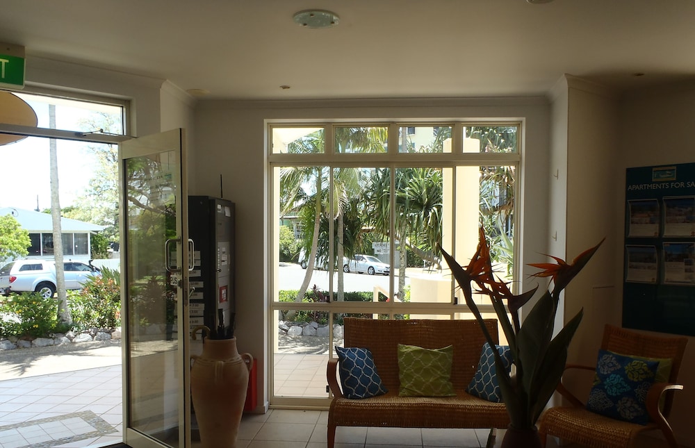 MOORINGS BEACH RESORT 47/77