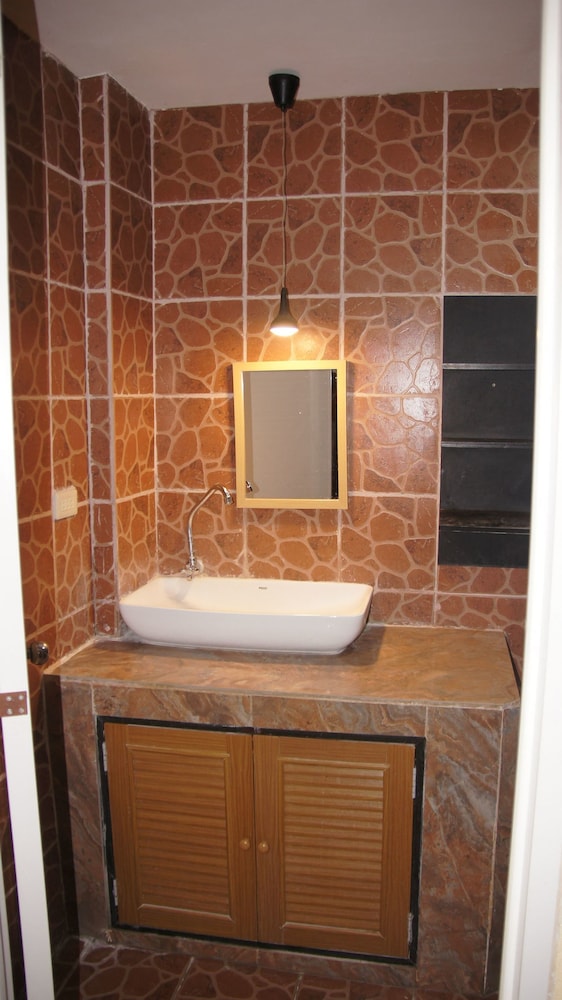 MB s Garden Inn 54/54