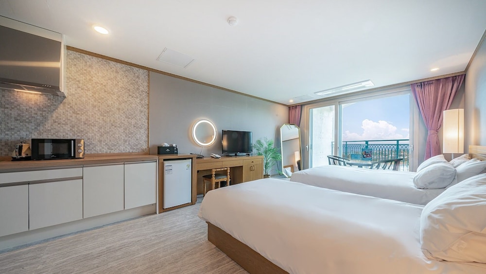 J.View Hotel 13/43